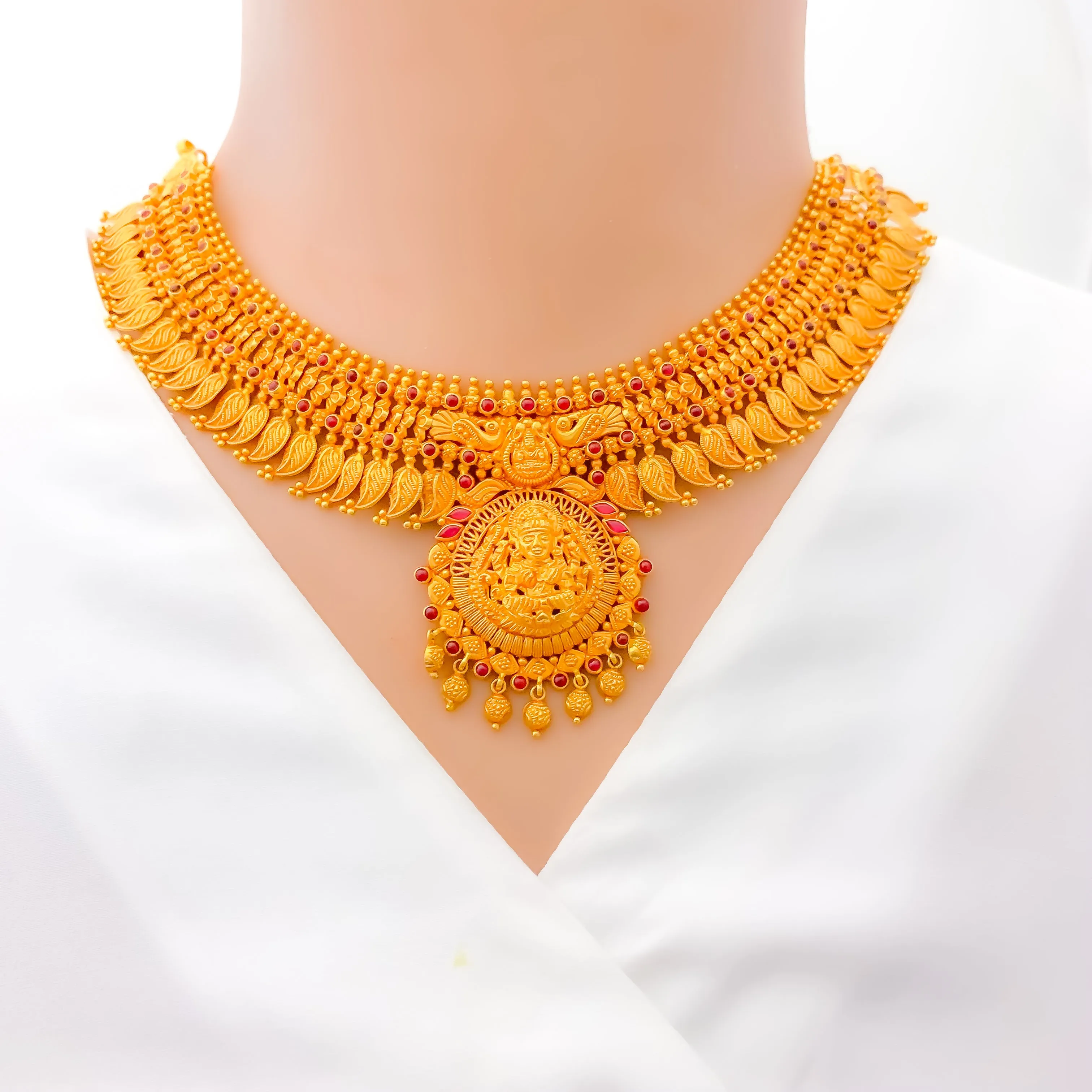 Antique Leaf Adorned 22k Gold Necklace