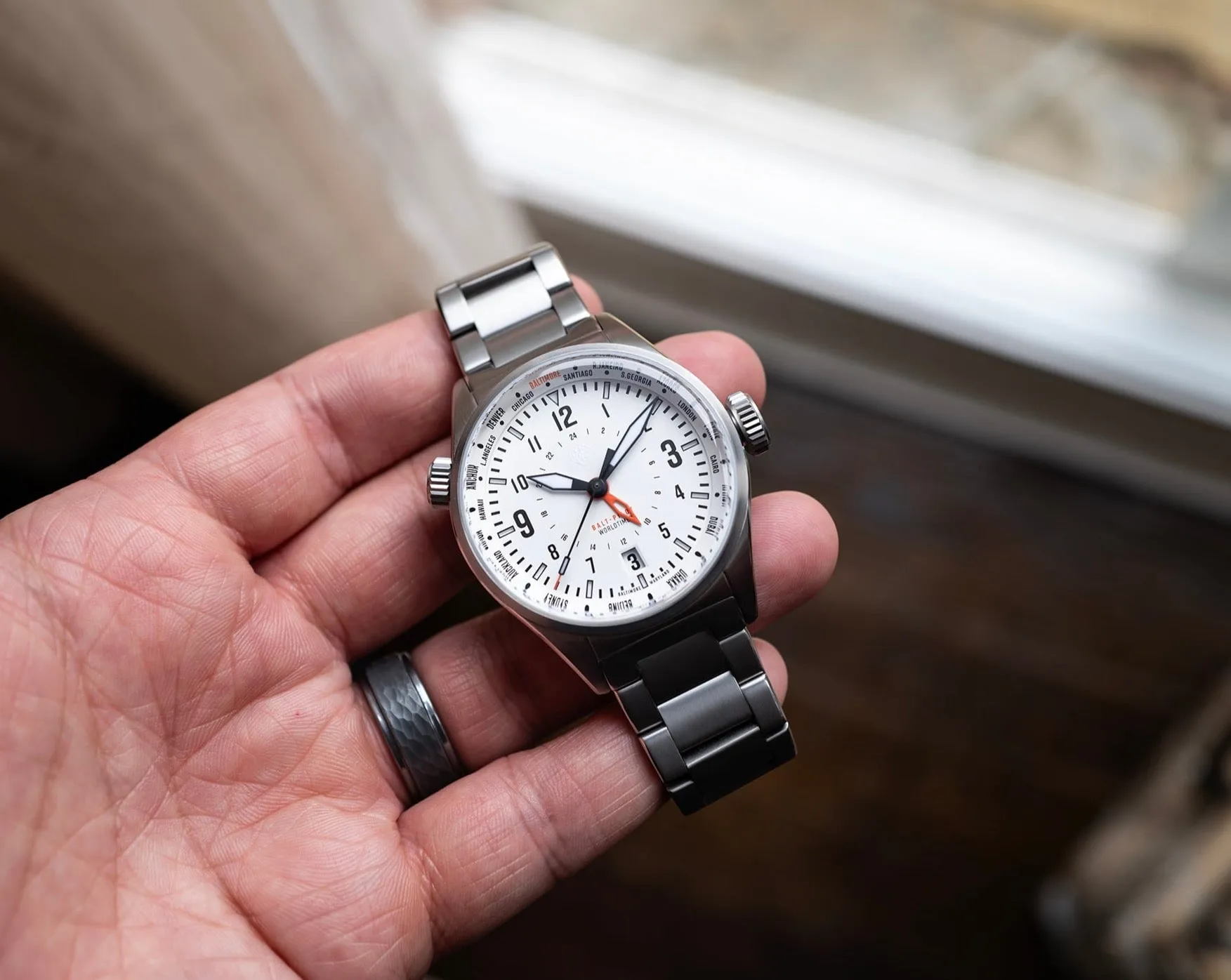 Balt-Pilot Worldtimer Polar White