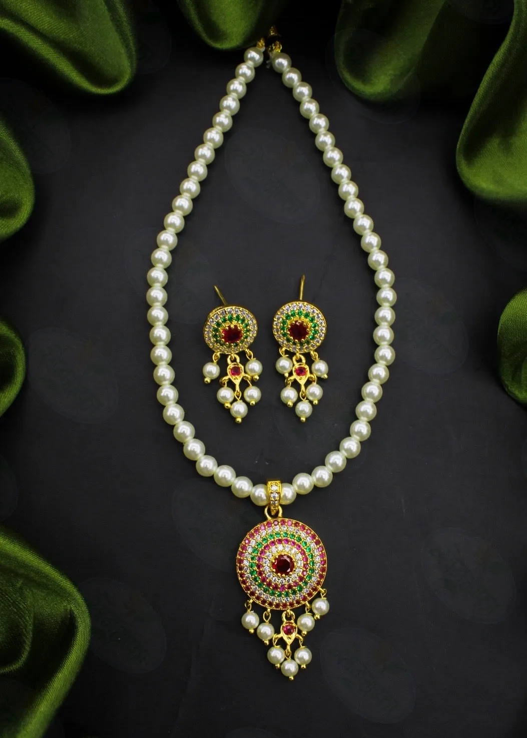 BLISSFUL  PEARL  NECKLACE
