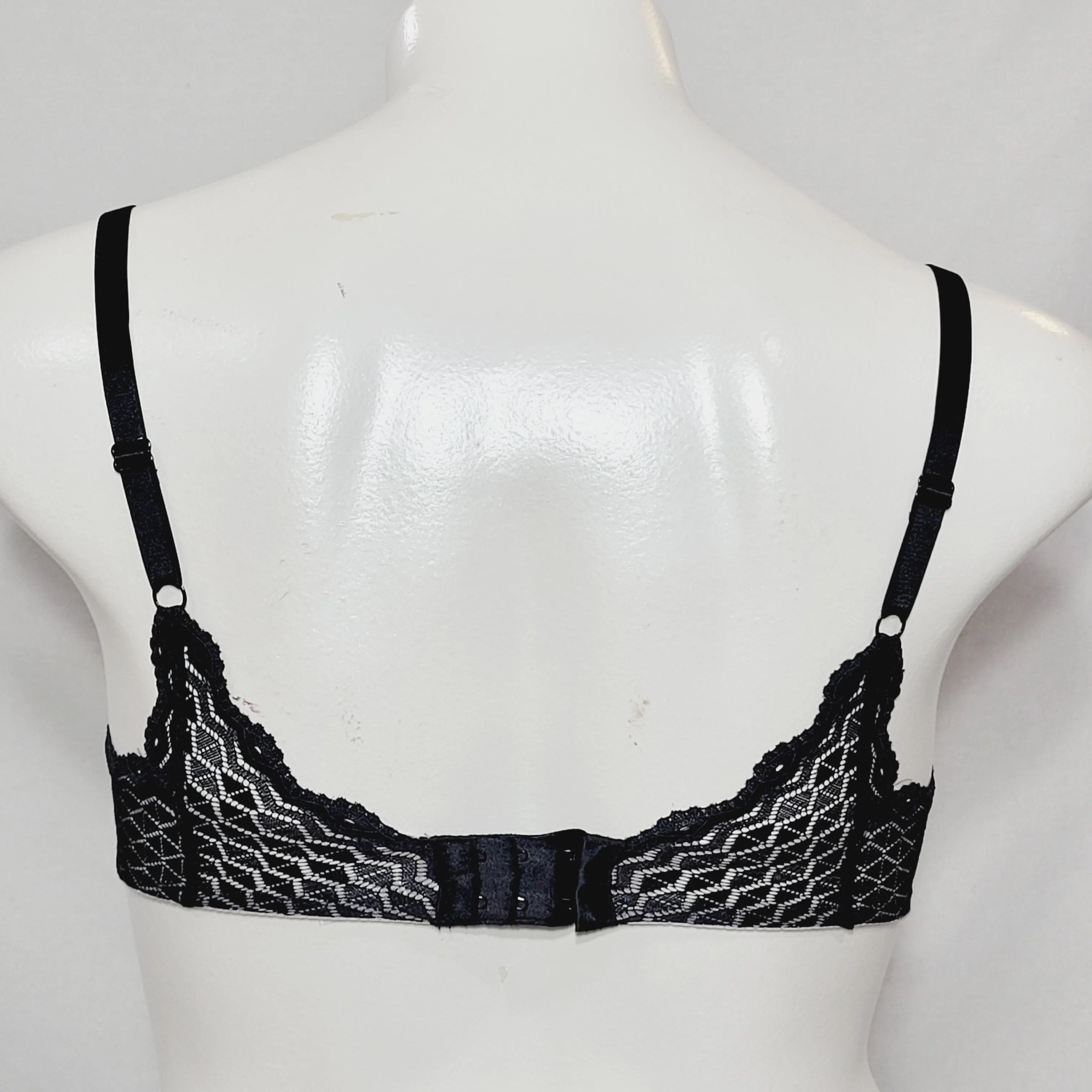 b.tempt'd 953238 by Wacoal Love Triangle Contour UW Bra 32DD Black NWT
