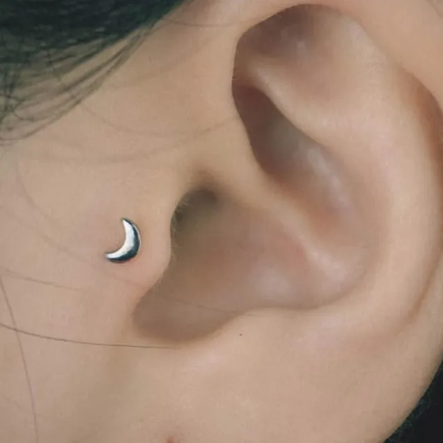 G23 Titanium Moon Internally Threaded Tragus Labret