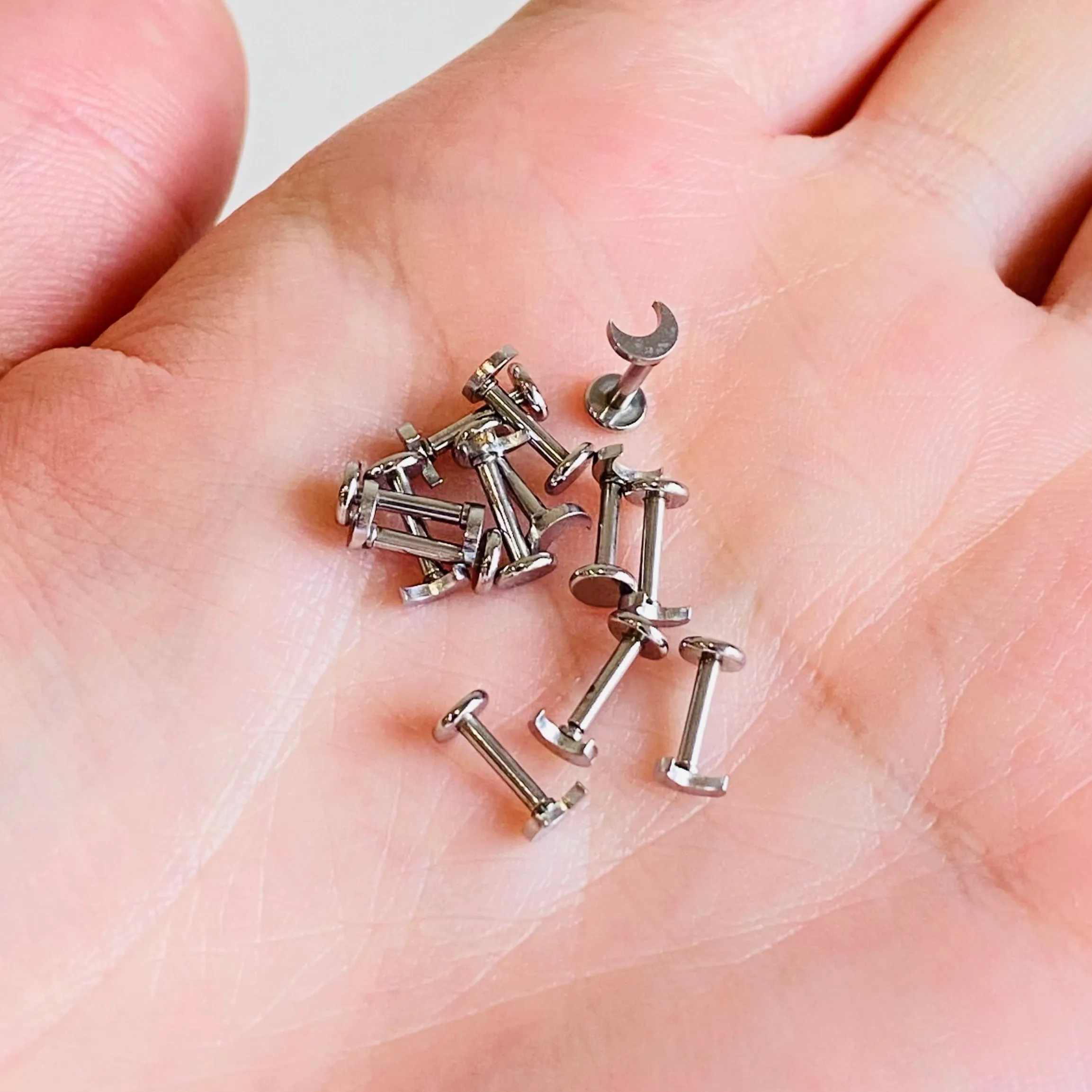 G23 Titanium Moon Internally Threaded Tragus Labret