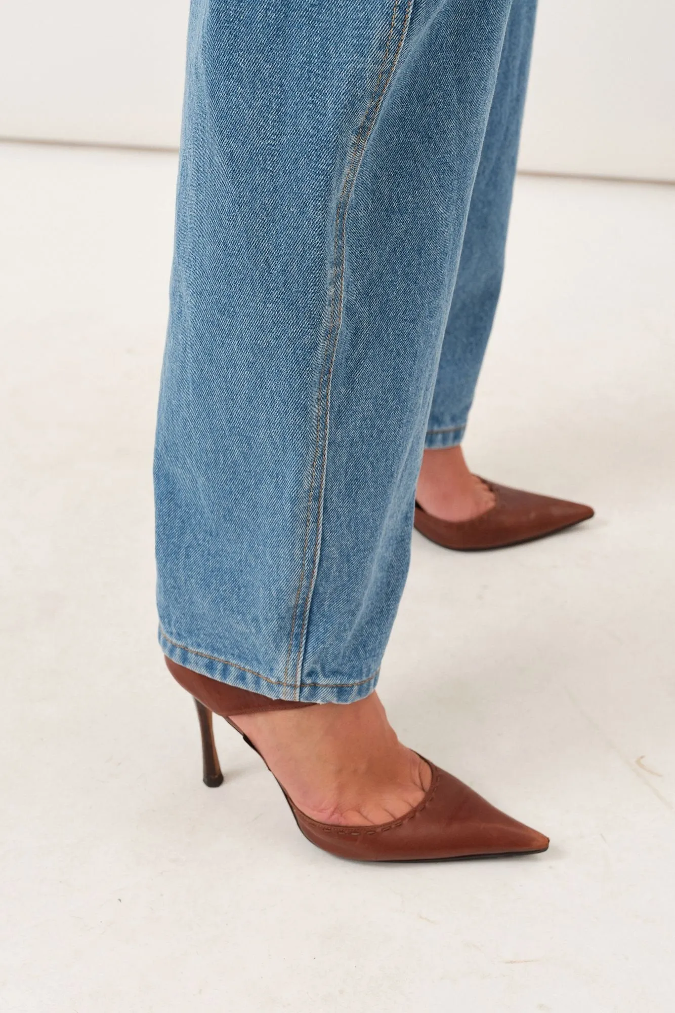 Helle Jeans — Medium Indigo