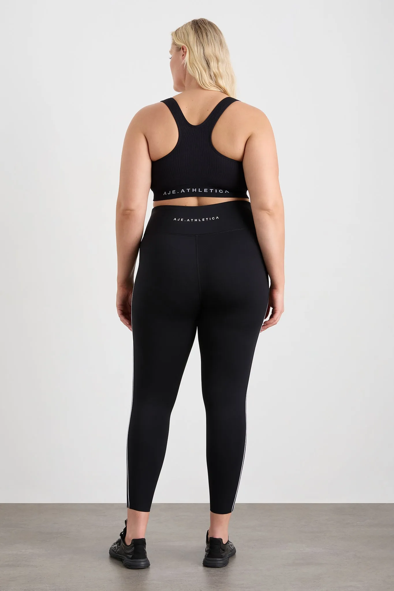 Seamless Crop 331