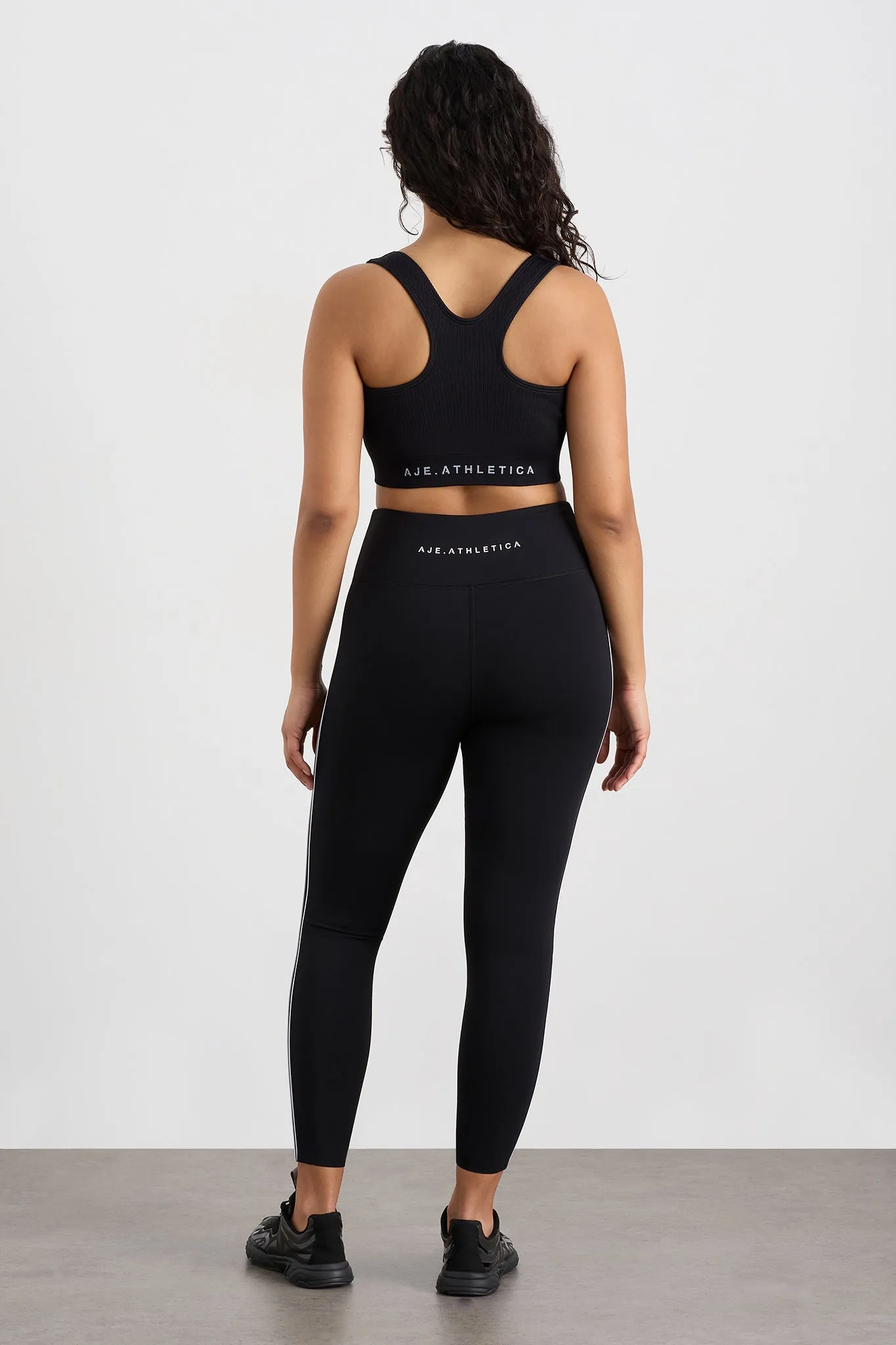 Seamless Crop 331