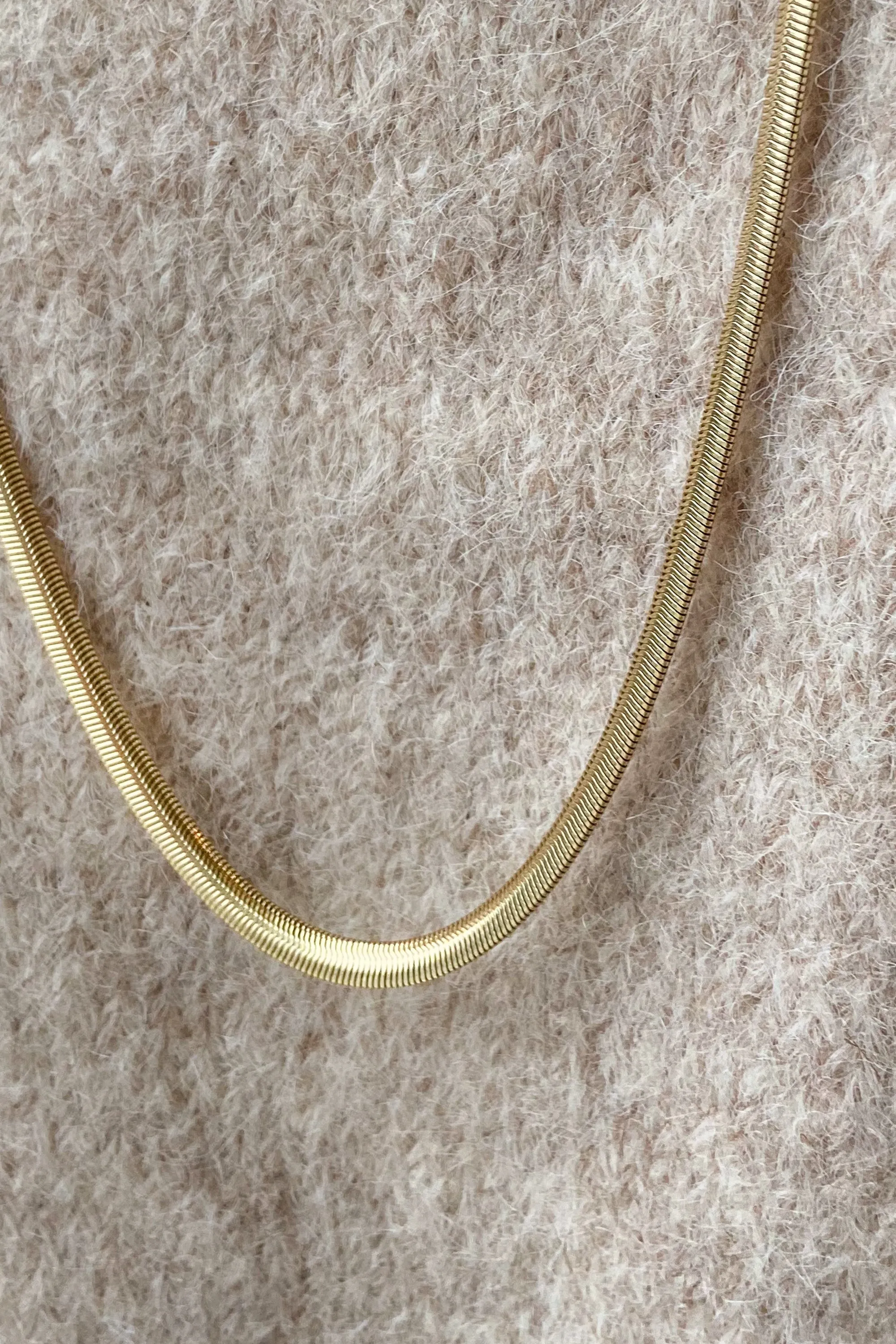 SNAKE NECKLACE
