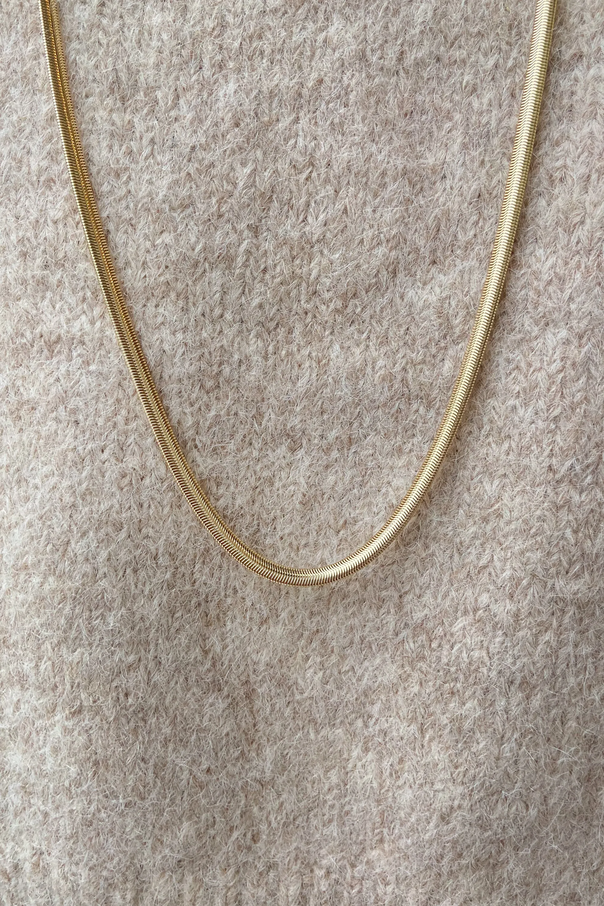 SNAKE NECKLACE